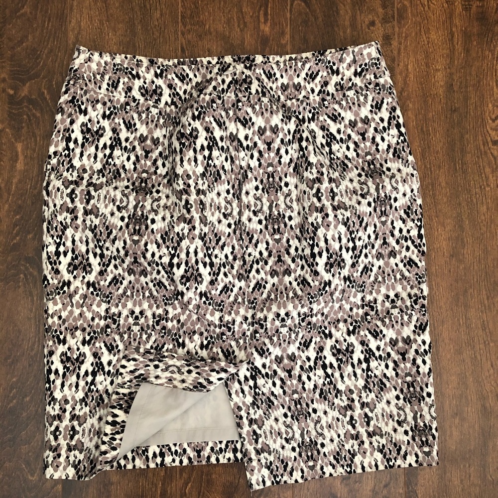Tan/black snake print pencil skirt